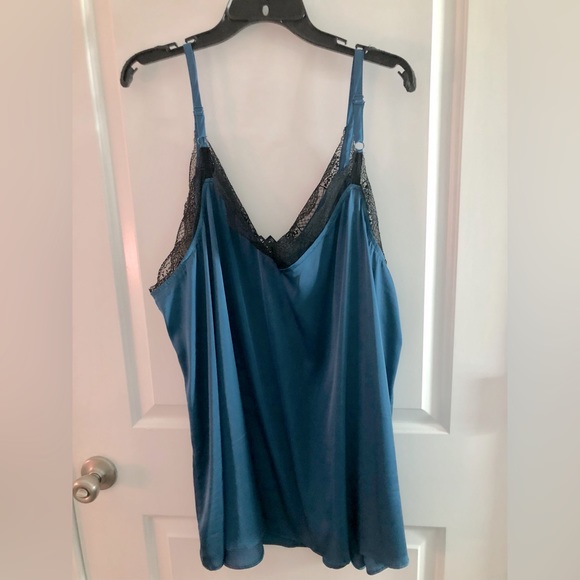 Torrid Satin Lace Trim Cami NWT - Picture 6 of 8